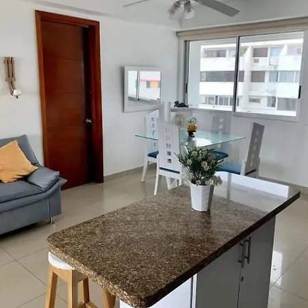 Apartamento En Bocagrande Frente Al Mar Apartamento *
